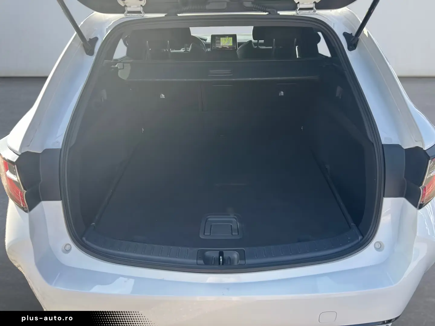 Toyota Corolla 1.8 Hybrid Business Edition