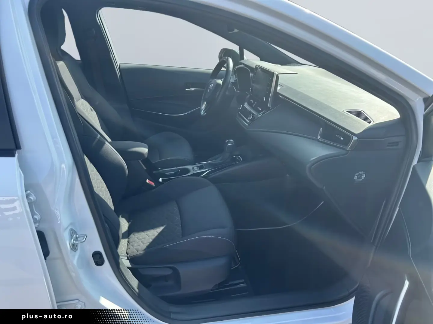 Toyota Corolla 1.8 Hybrid Business Edition