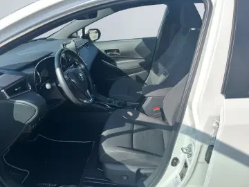 Toyota Corolla 1.8 Hybrid Business Edition