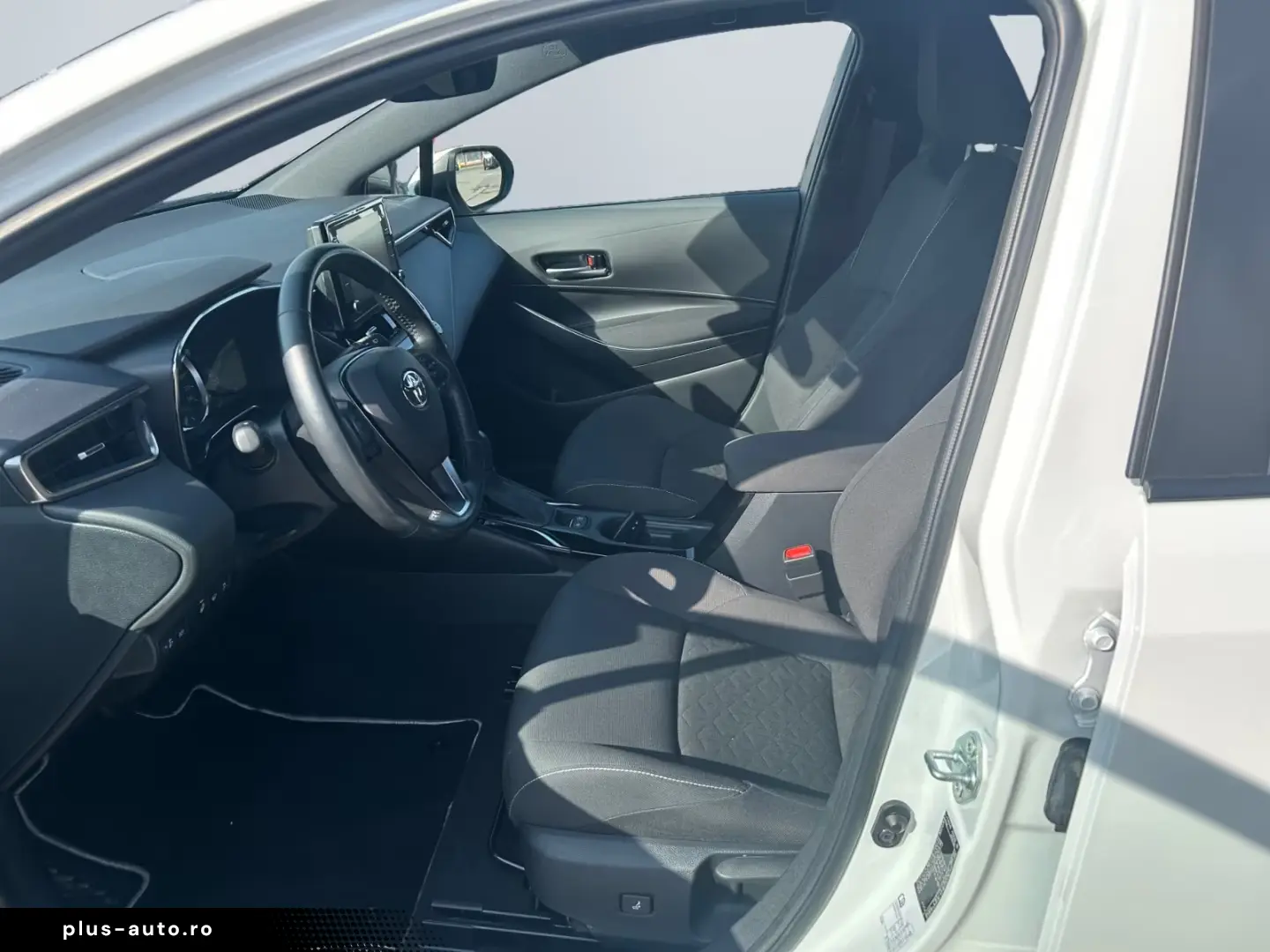 Toyota Corolla 1.8 Hybrid Business Edition