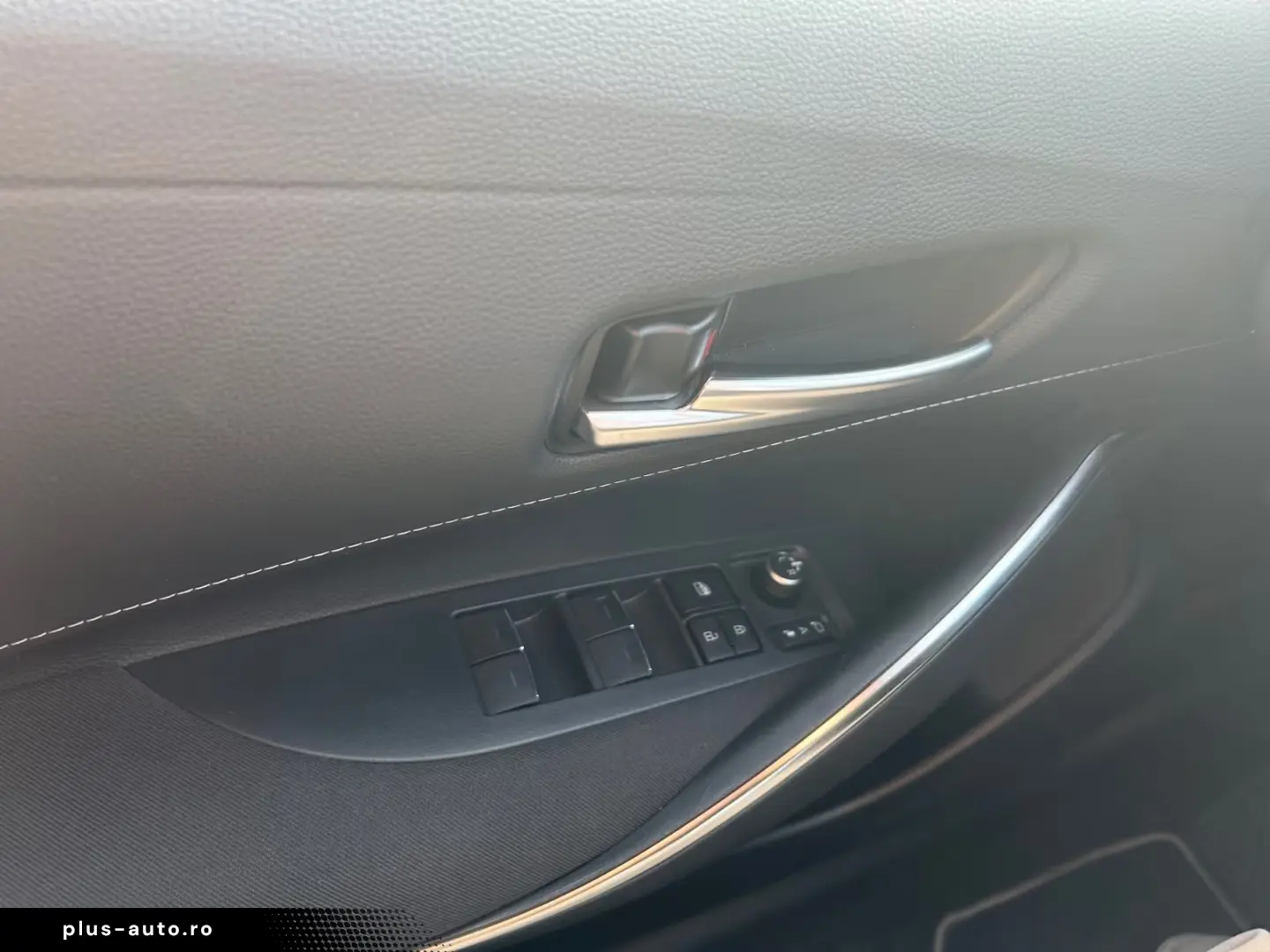 Toyota Corolla 1.8 Hybrid Business Edition