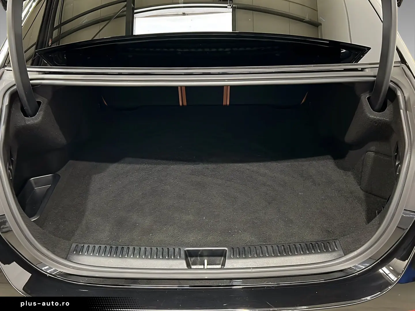 MERCEDES-BENZ E 300 e AMG LED NIGHT Kamera Ambiente &hellip;