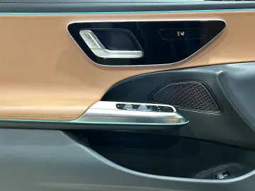 MERCEDES-BENZ E 300 e AMG LED NIGHT Kamera Ambiente &hellip;