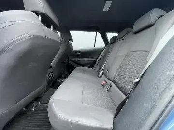 Toyota Corolla Touring Sports 1.8 Dynamic e-CVT Busines