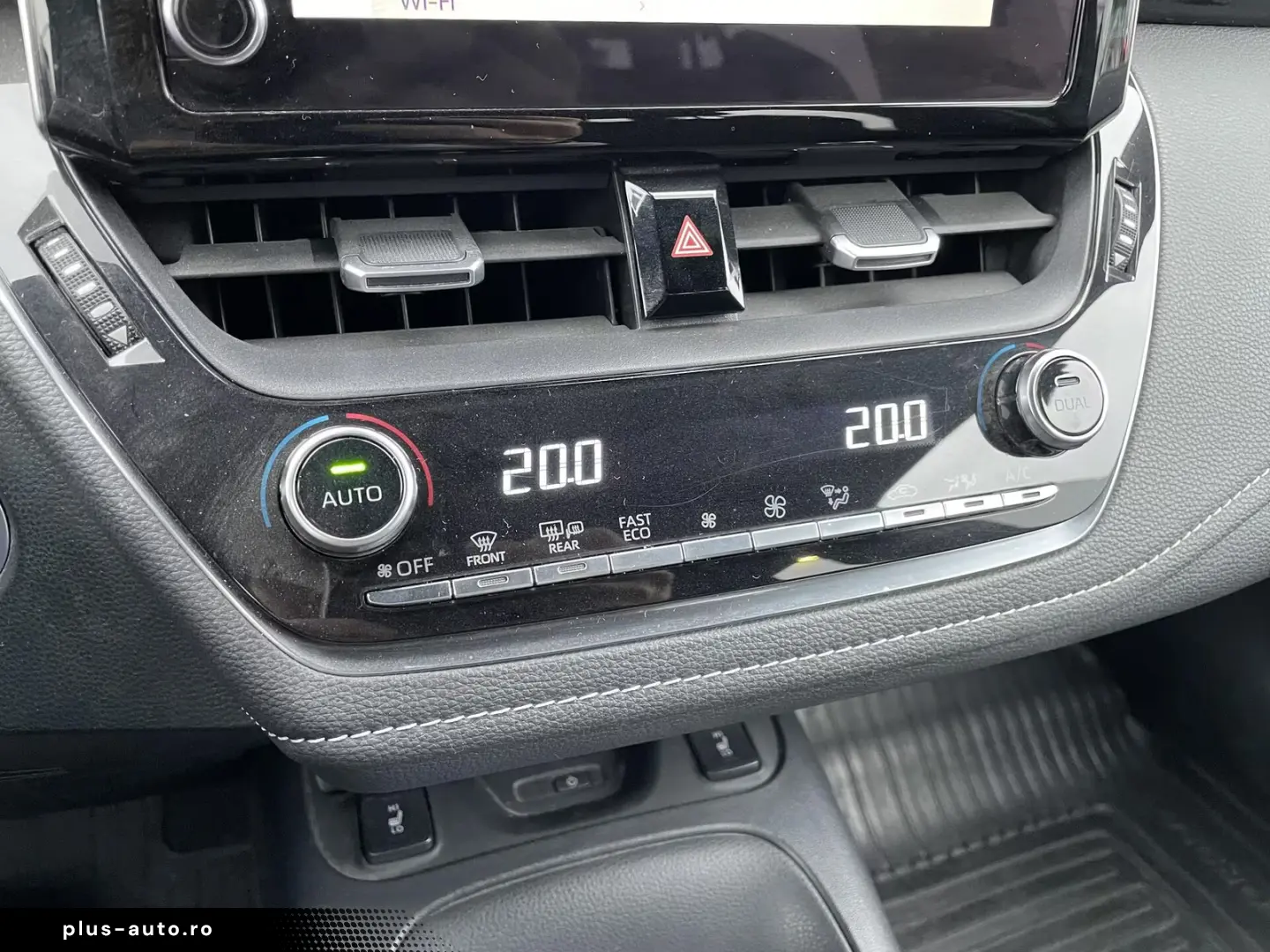 Toyota Corolla Touring Sports 1.8 Dynamic e-CVT Busines