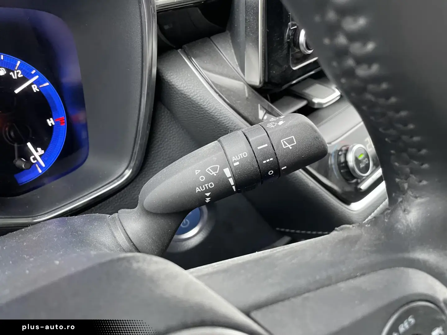 Toyota Corolla Touring Sports 1.8 Dynamic e-CVT Busines