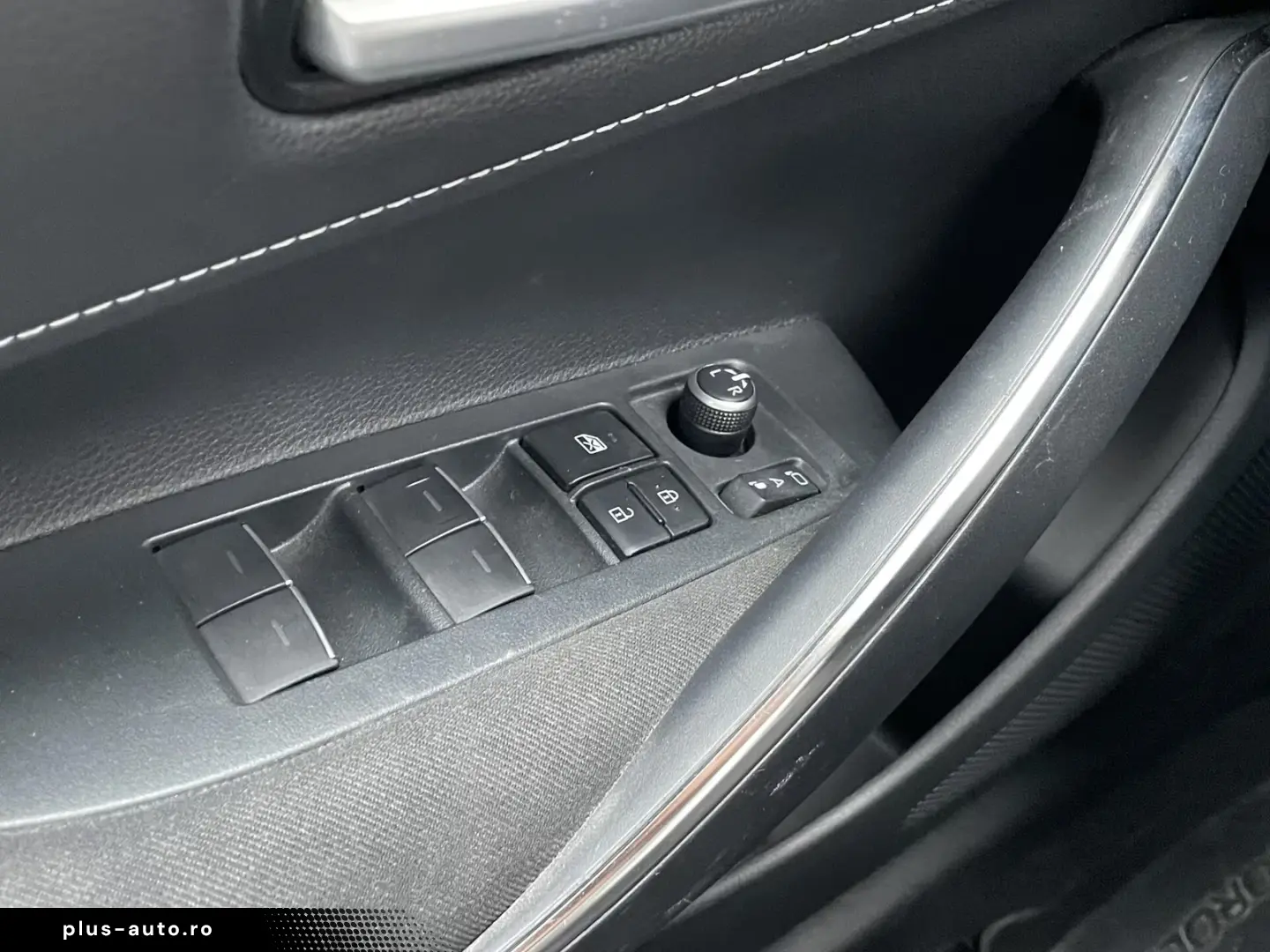 Toyota Corolla Touring Sports 1.8 Dynamic e-CVT Busines