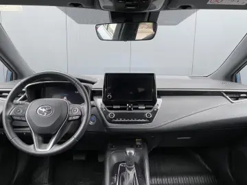 Toyota Corolla Touring Sports 1.8 Dynamic e-CVT Busines
