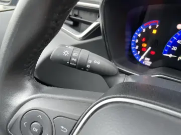 Toyota Corolla Touring Sports 1.8 Dynamic e-CVT Busines