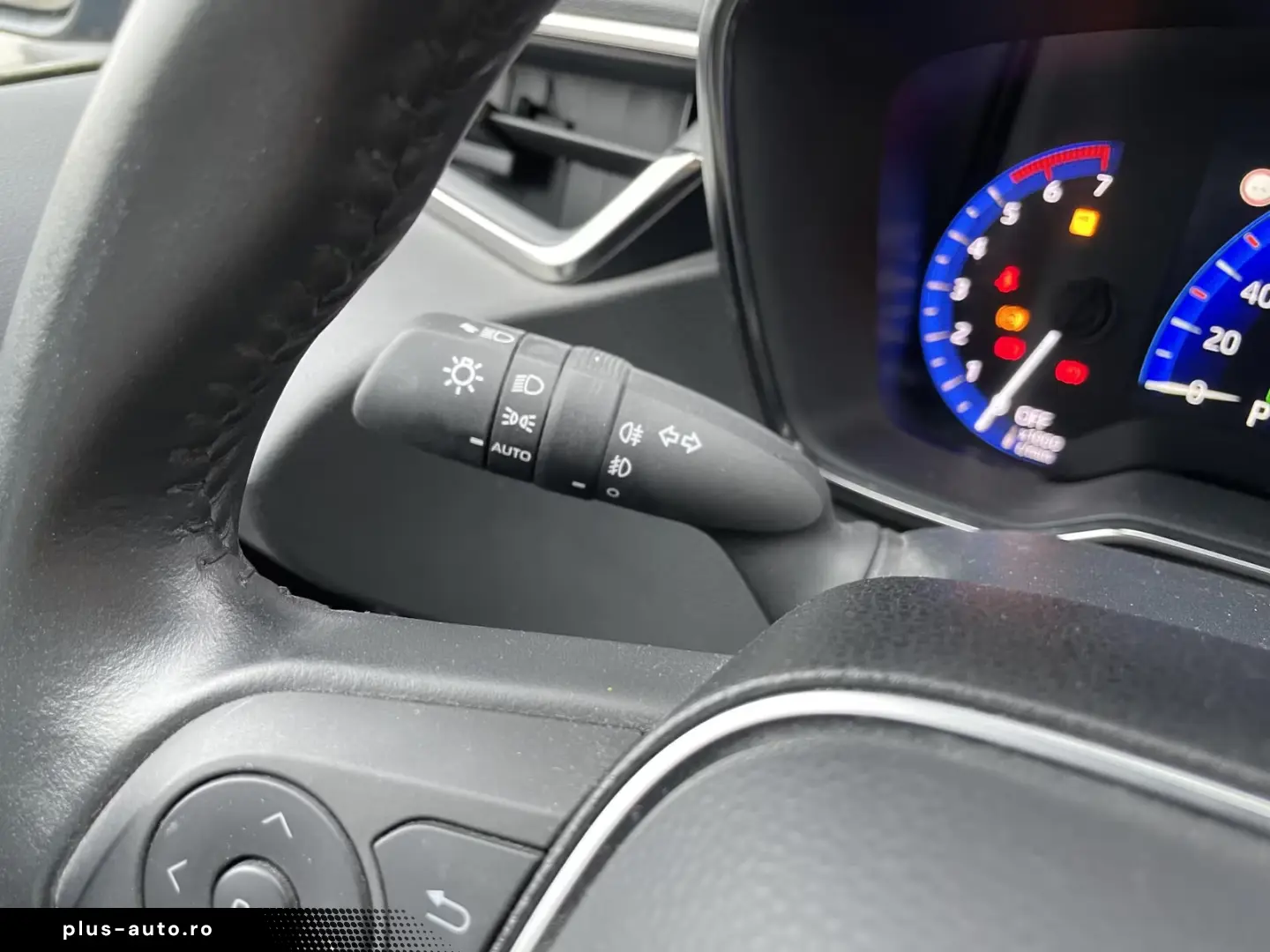 Toyota Corolla Touring Sports 1.8 Dynamic e-CVT Busines