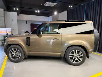 Land Rover Defender 90 2024 3.0 benzina 400CP GARANTIE