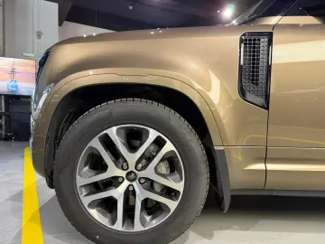 Land Rover Defender 90 2024 3.0 benzina 400CP GARANTIE