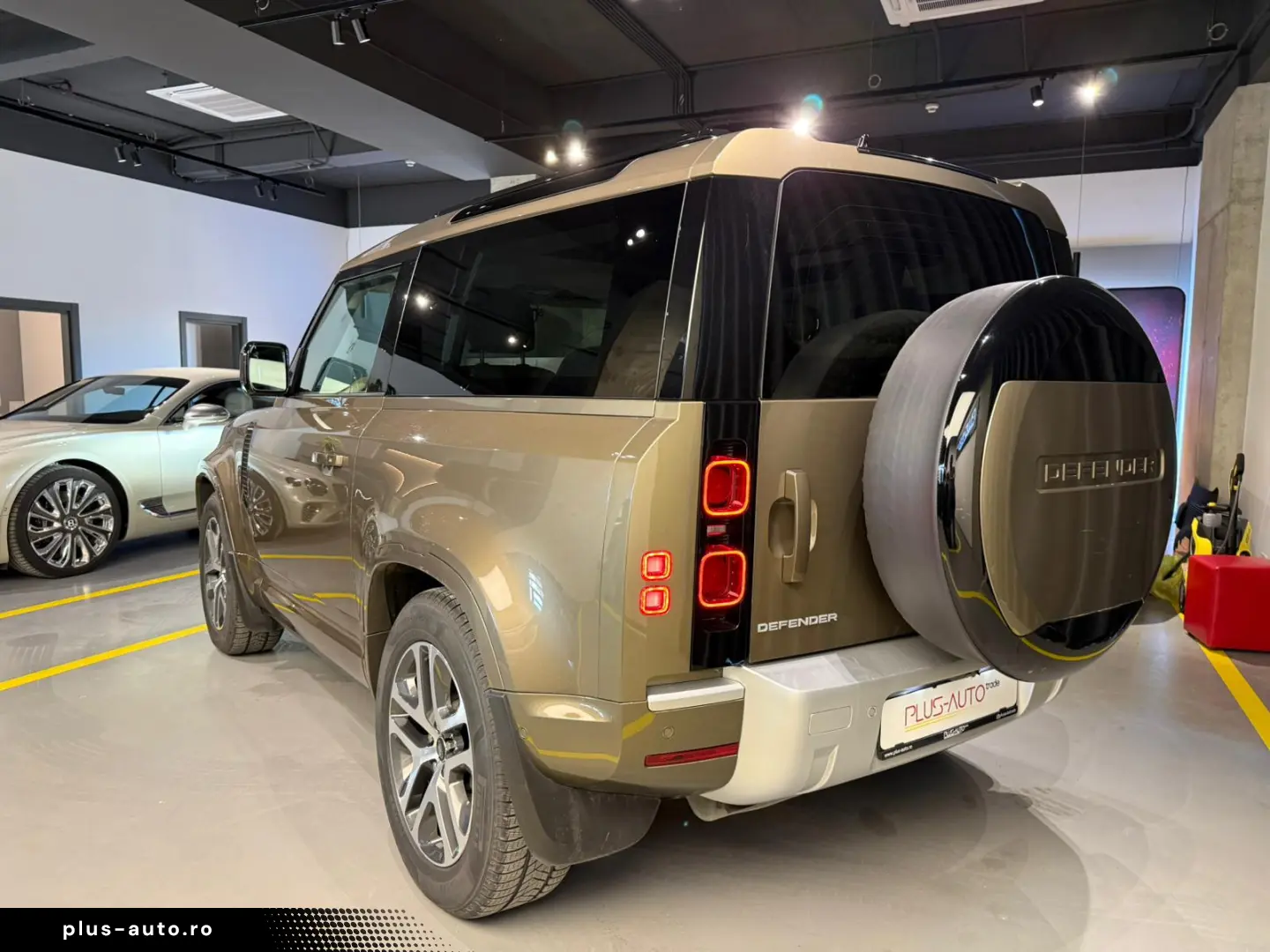 Land Rover Defender 90 2024 3.0 benzina 400CP GARANTIE