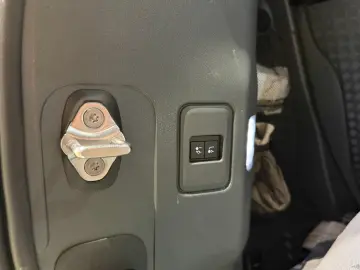 Land Rover Defender 90 2024 3.0 benzina 400CP GARANTIE