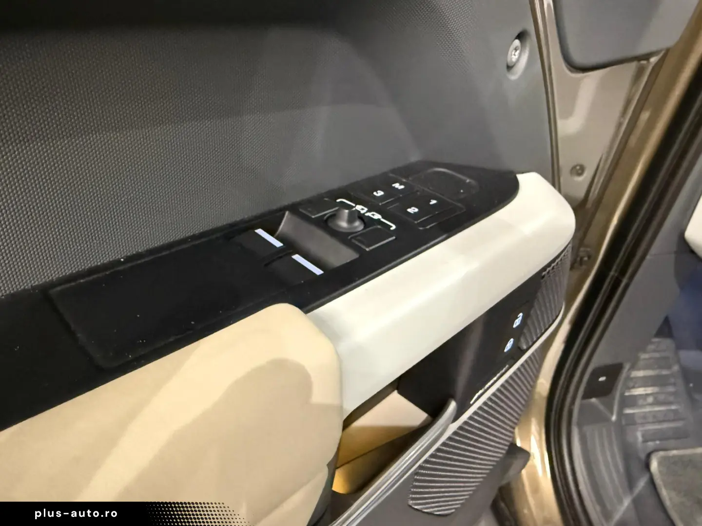 Land Rover Defender 90 2024 3.0 benzina 400CP GARANTIE