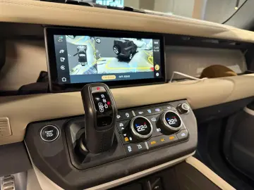 Land Rover Defender 90 2024 3.0 benzina 400CP GARANTIE