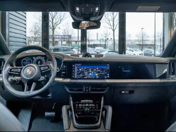 Porsche Cayenne E-Hybrid Coupe Black Edition