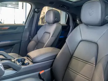 Porsche Cayenne E-Hybrid Coupe Black Edition