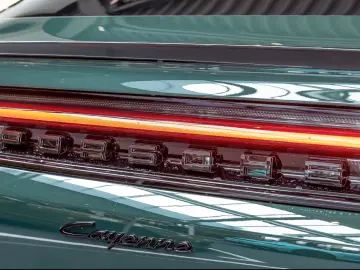 Porsche Cayenne E-Hybrid Coupe Black Edition