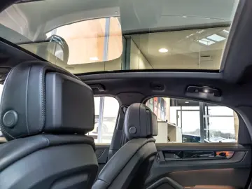 Porsche Cayenne E-Hybrid Coupe Black Edition