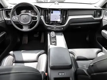 VOLVO XC60 Inscription Recharge Plug-In Hybrid AWD T8