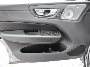 VOLVO XC60 Inscription Recharge Plug-In Hybrid AWD T8