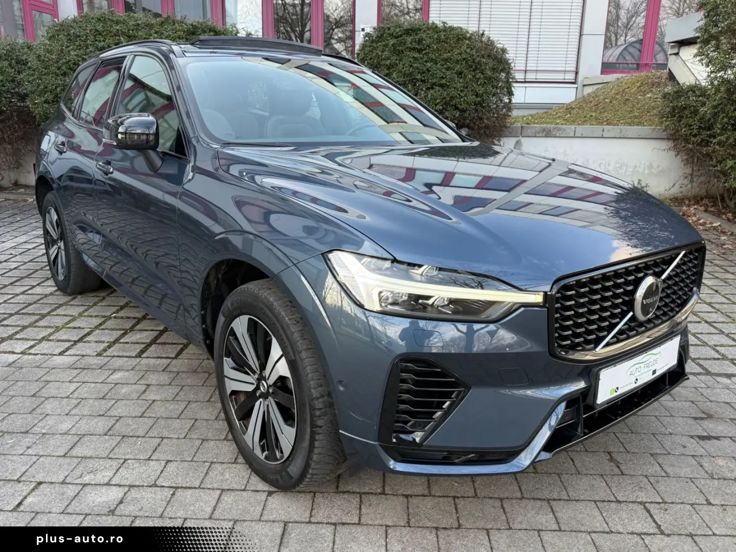 VOLVO XC60 T8 R Design AWD Pano 360  Standheizung