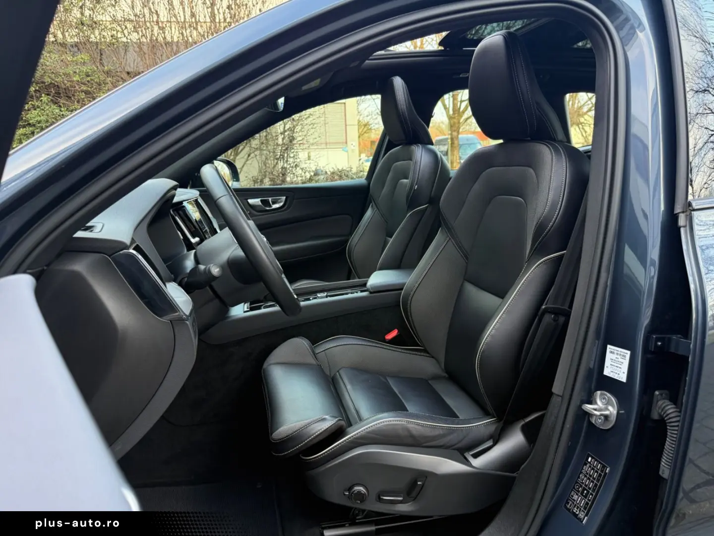 VOLVO XC60 T8 R Design AWD Pano 360  Standheizung