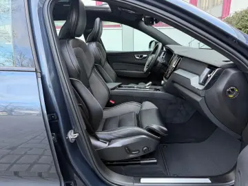 VOLVO XC60 T8 R Design AWD Pano 360  Standheizung