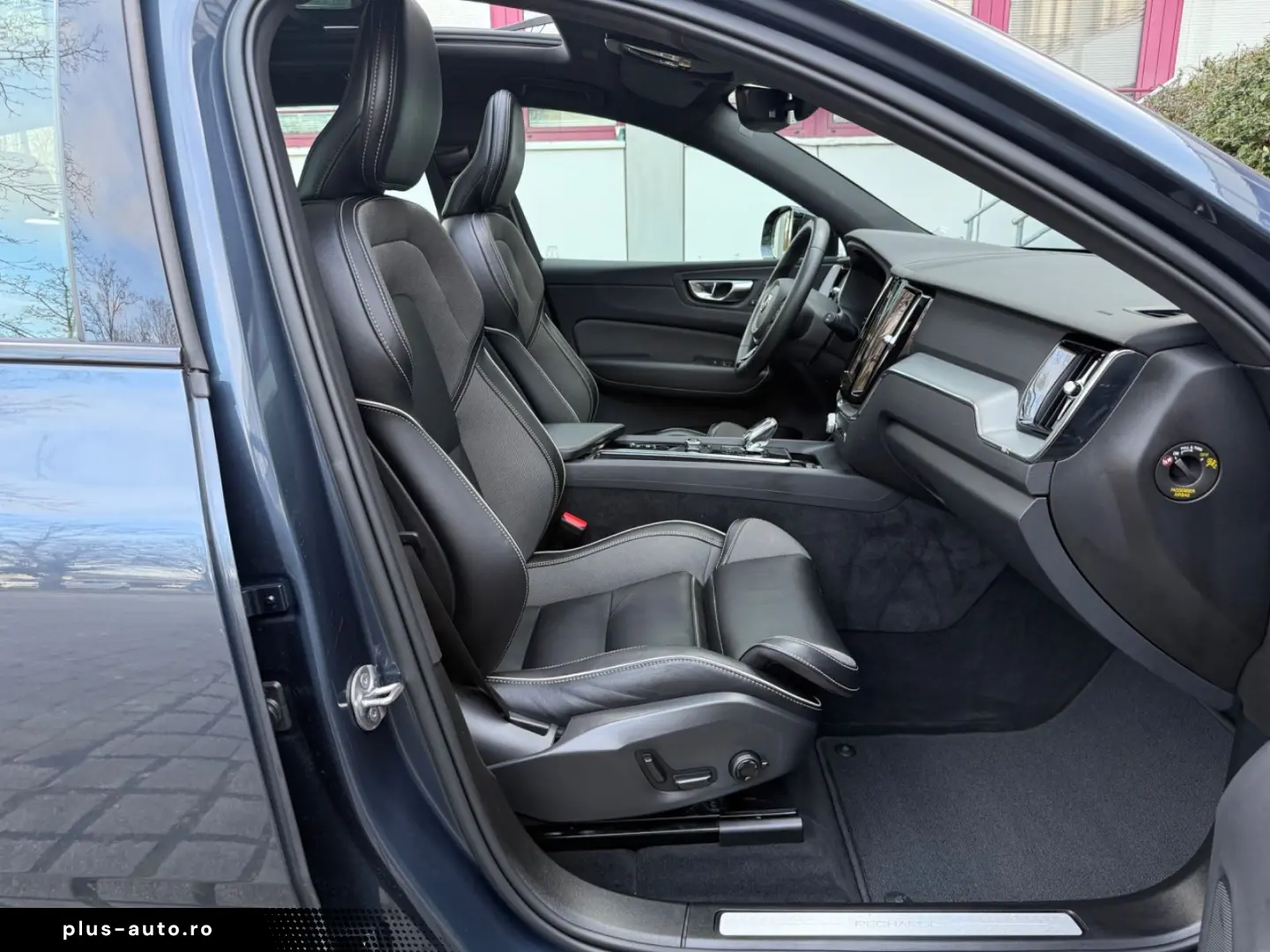 VOLVO XC60 T8 R Design AWD Pano 360  Standheizung