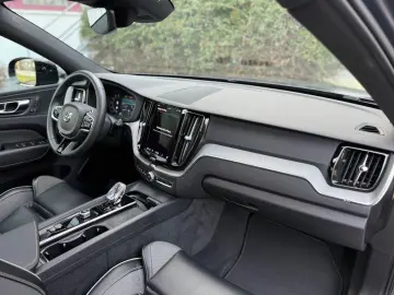 VOLVO XC60 T8 R Design AWD Pano 360  Standheizung