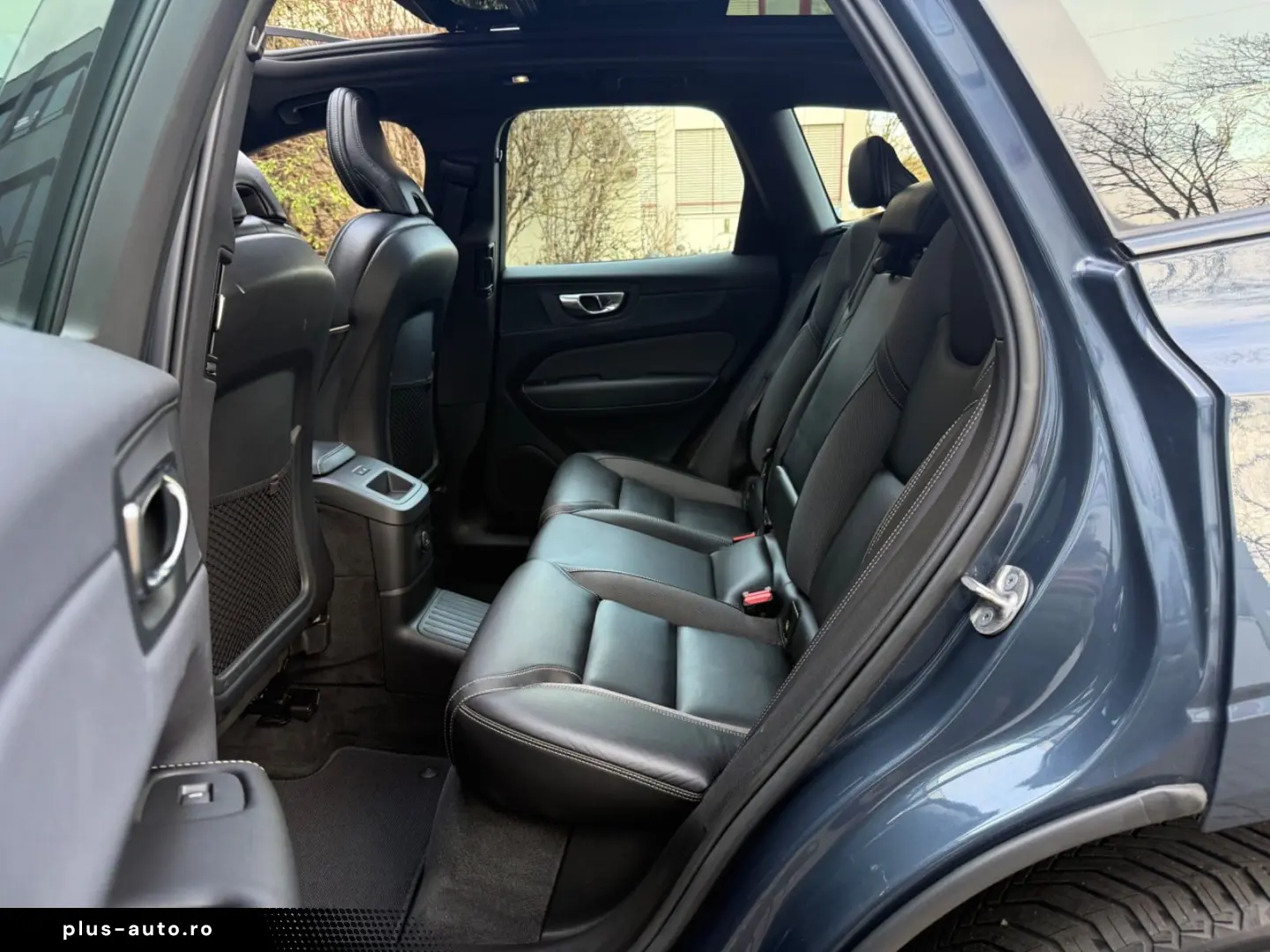 VOLVO XC60 T8 R Design AWD Pano 360  Standheizung