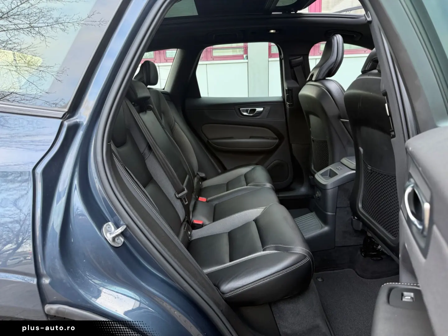 VOLVO XC60 T8 R Design AWD Pano 360  Standheizung