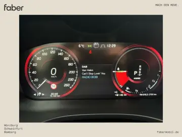 VOLVO XC60 T8 AWD R-Design Plug-In Benzin