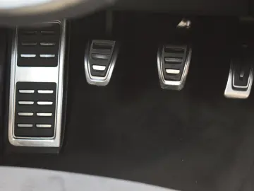 Audi A4 B9 2.0TDI 3xS-LINE