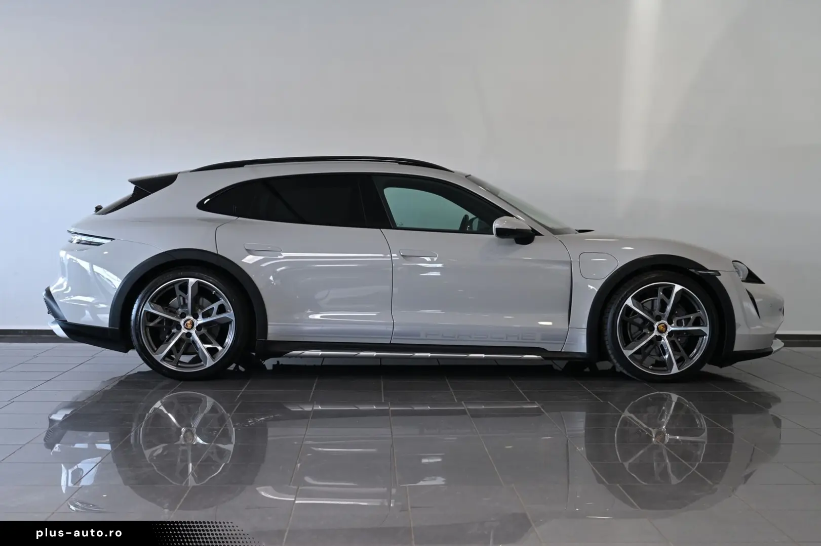 PORSCHE Taycan 4 Cross Turismo Pano ACC PASM PDLS  21