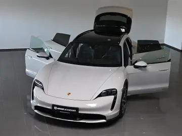 PORSCHE Taycan 4 Cross Turismo Pano ACC PASM PDLS  21