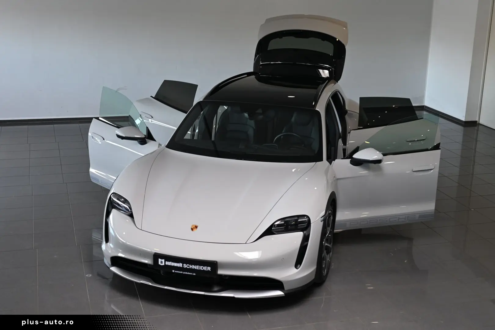 PORSCHE Taycan 4 Cross Turismo Pano ACC PASM PDLS  21