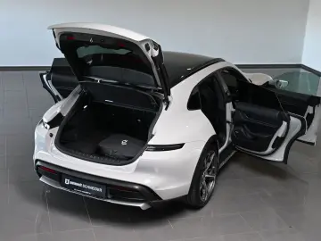PORSCHE Taycan 4 Cross Turismo Pano ACC PASM PDLS  21