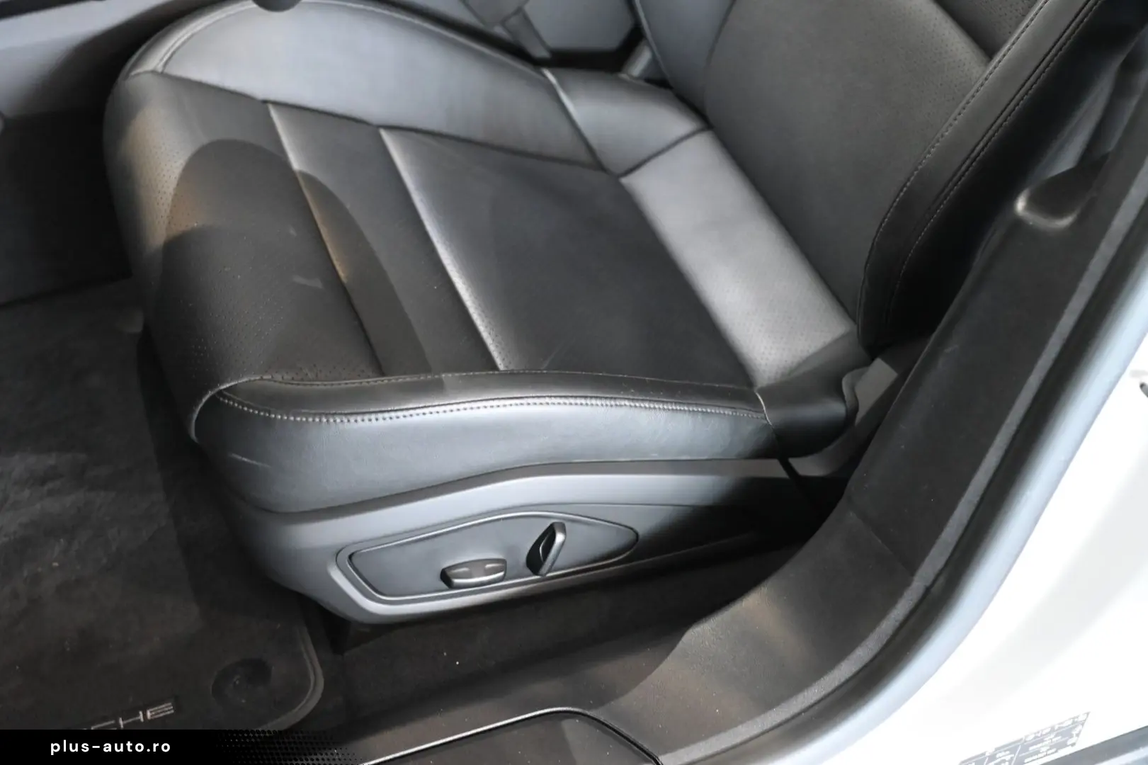 PORSCHE Taycan 4 Cross Turismo Pano ACC PASM PDLS  21