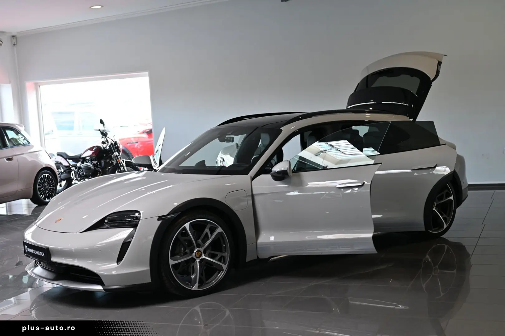 PORSCHE Taycan 4 Cross Turismo Pano ACC PASM PDLS  21