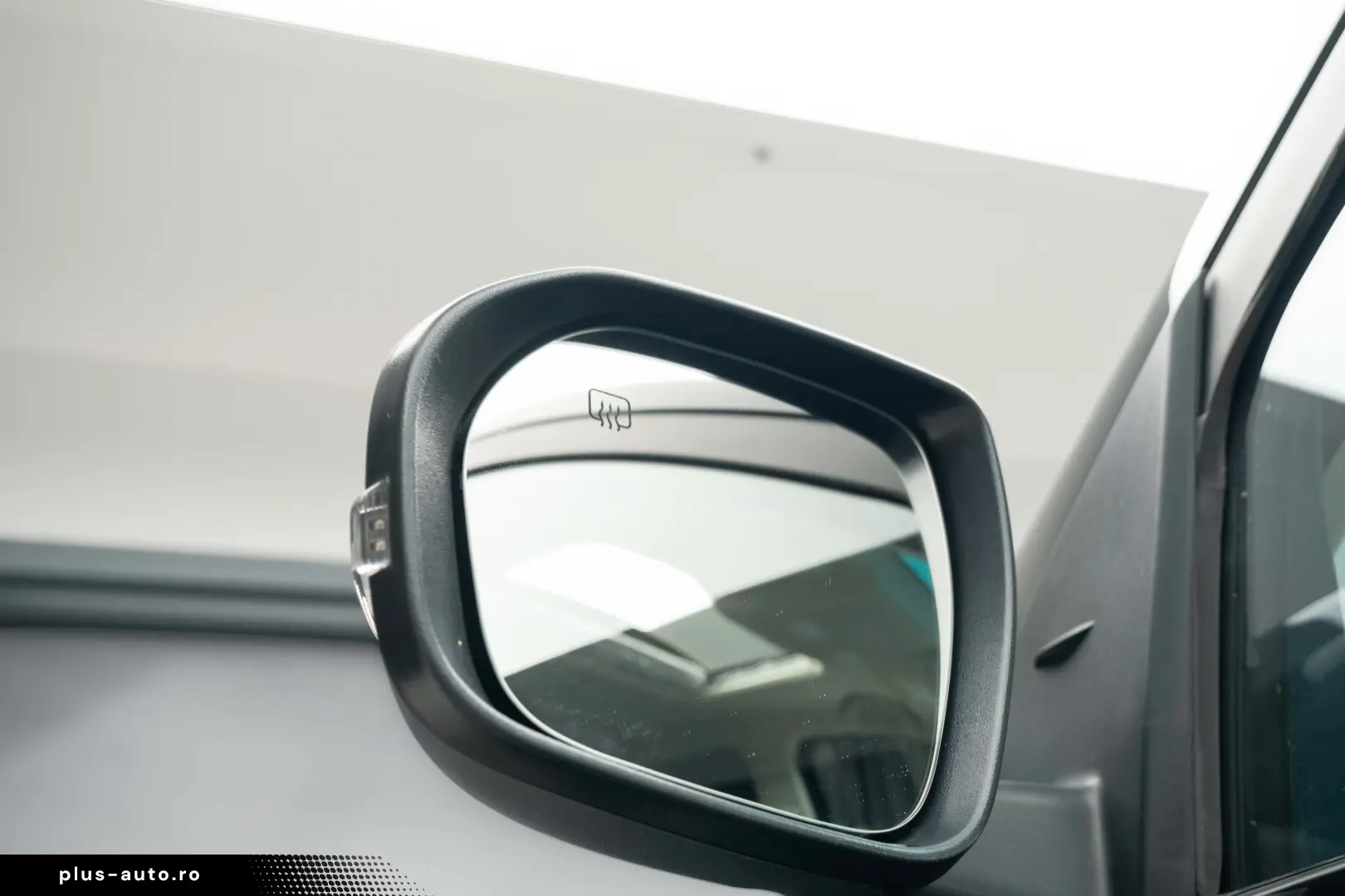 SWM G03F EDI PLUG-IN HYBRID 7 locuri