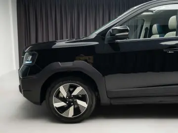 SWM G03F EDI PLUG-IN HYBRID 7 locuri