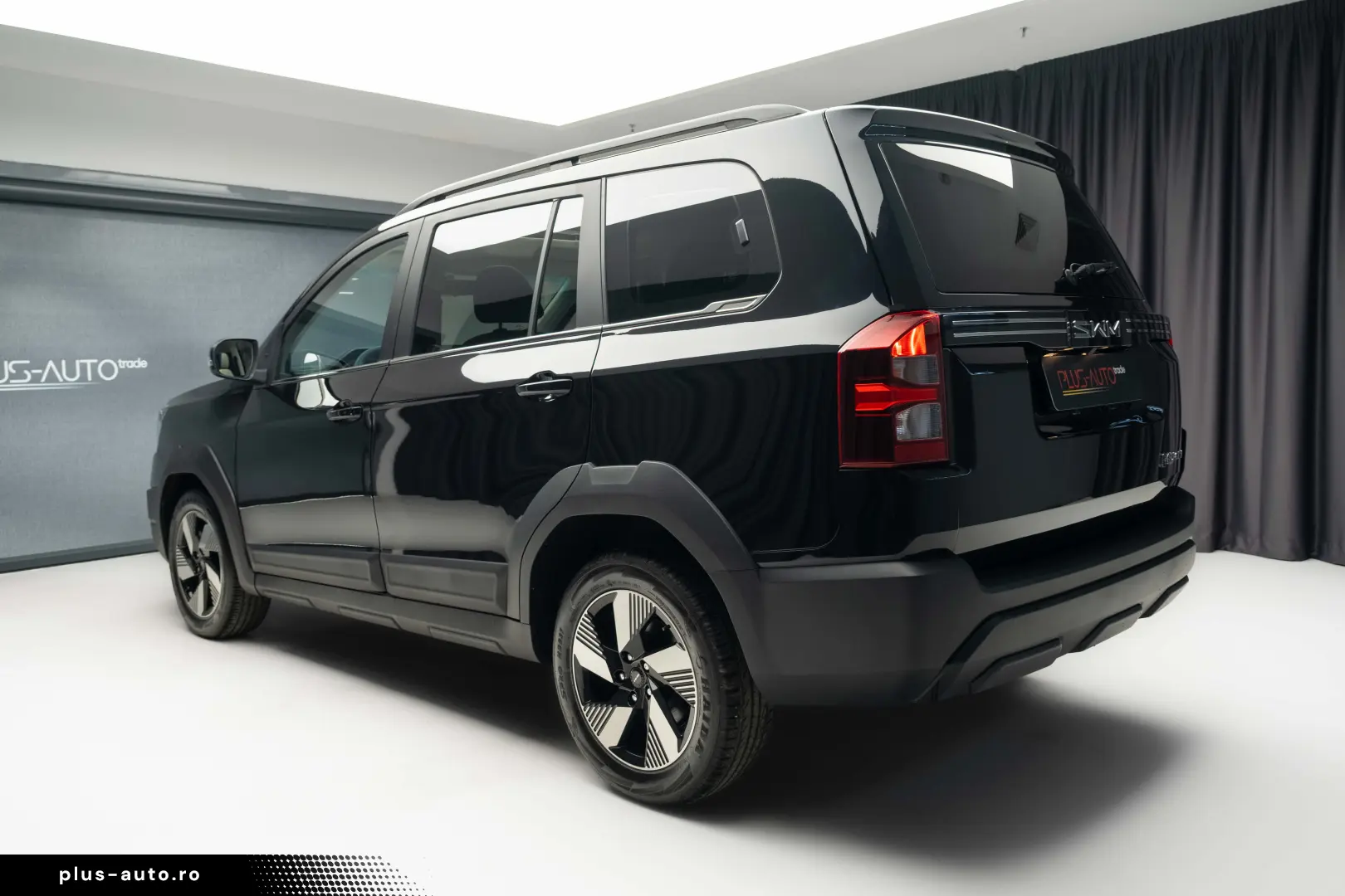 SWM G03F EDI PLUG-IN HYBRID 7 locuri