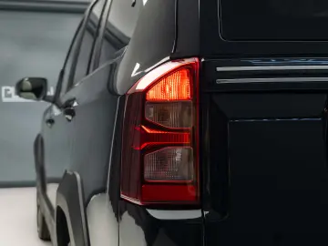 SWM G03F EDI PLUG-IN HYBRID 7 locuri