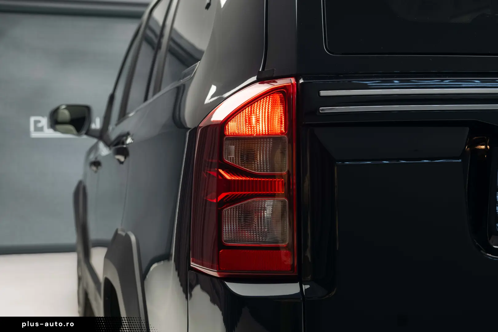 SWM G03F EDI PLUG-IN HYBRID 7 locuri