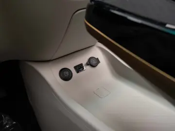 SWM G03F EDI PLUG-IN HYBRID 7 locuri