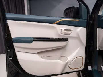 SWM G03F EDI PLUG-IN HYBRID 7 locuri