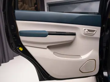 SWM G03F EDI PLUG-IN HYBRID 7 locuri