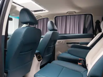 SWM G03F EDI PLUG-IN HYBRID 7 locuri